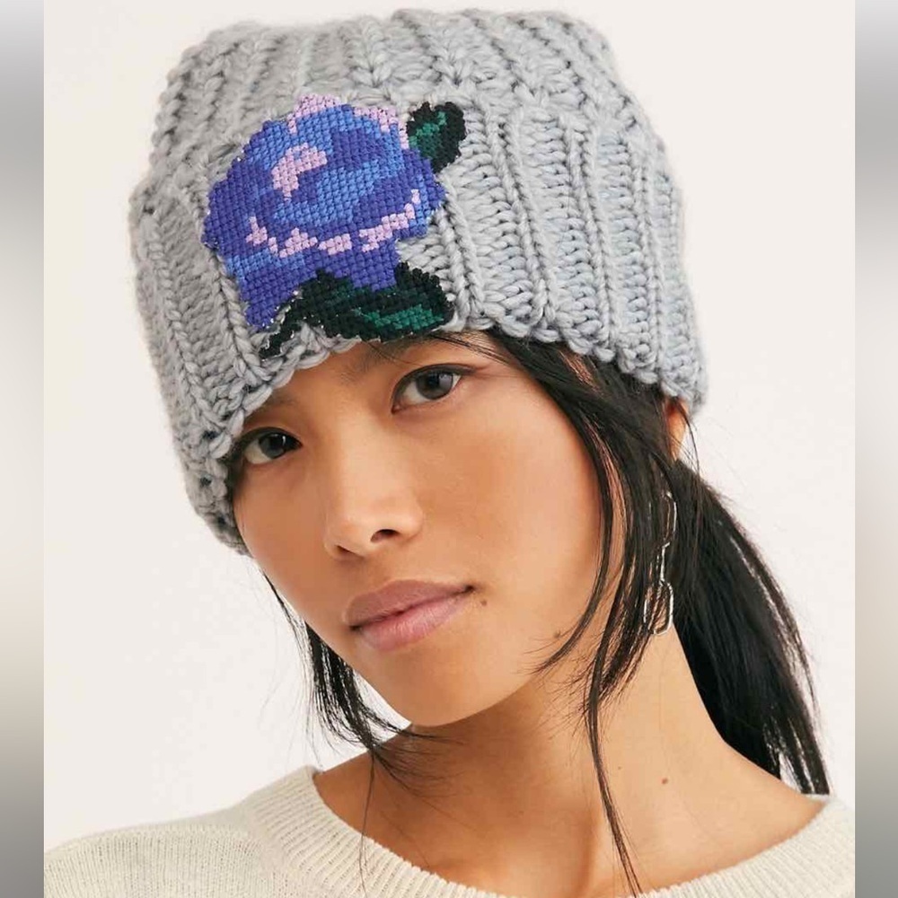 NWOT Free People "Everything Rosy Beanie"
